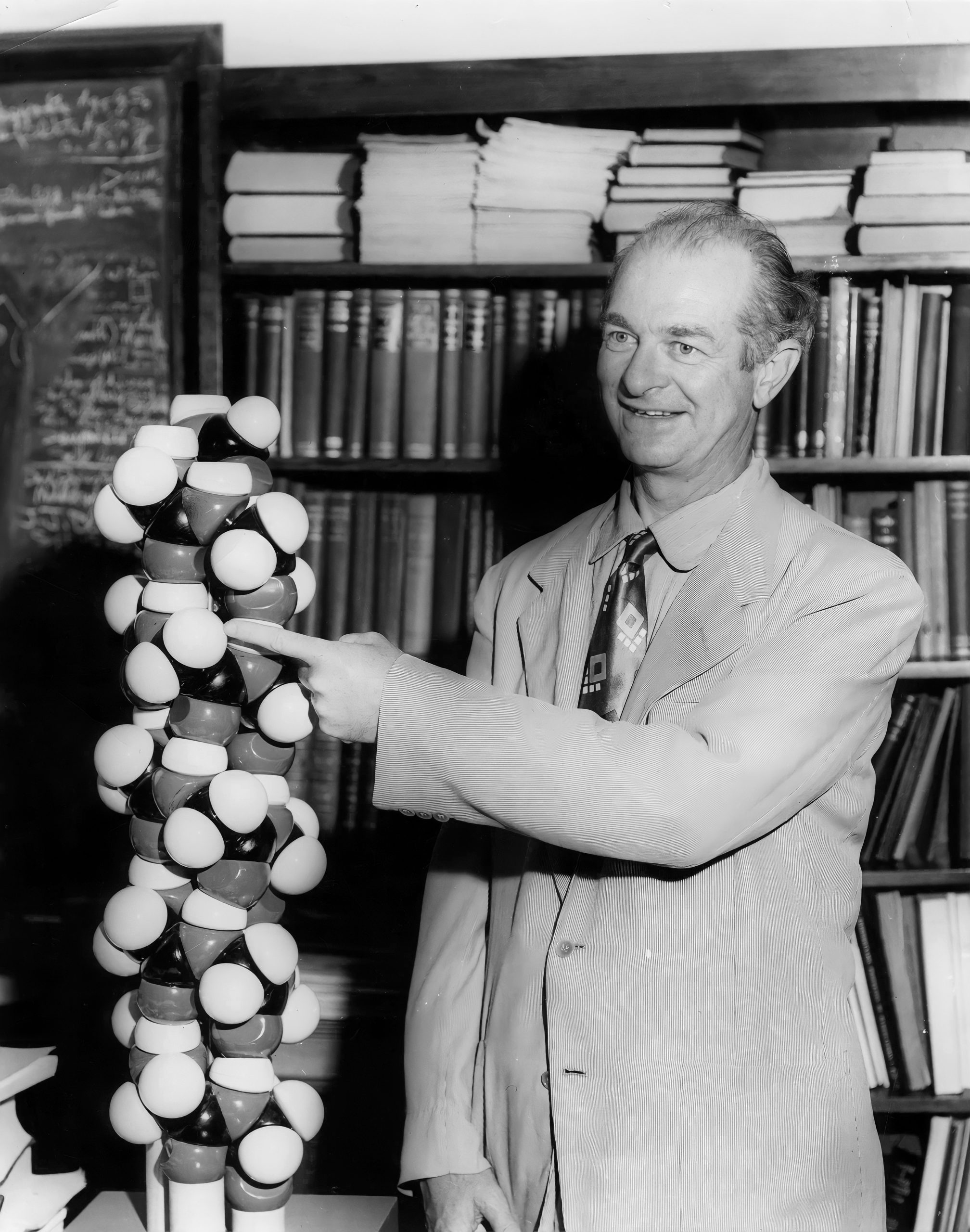 Linus Pauling, Ph.D. | of Achievement