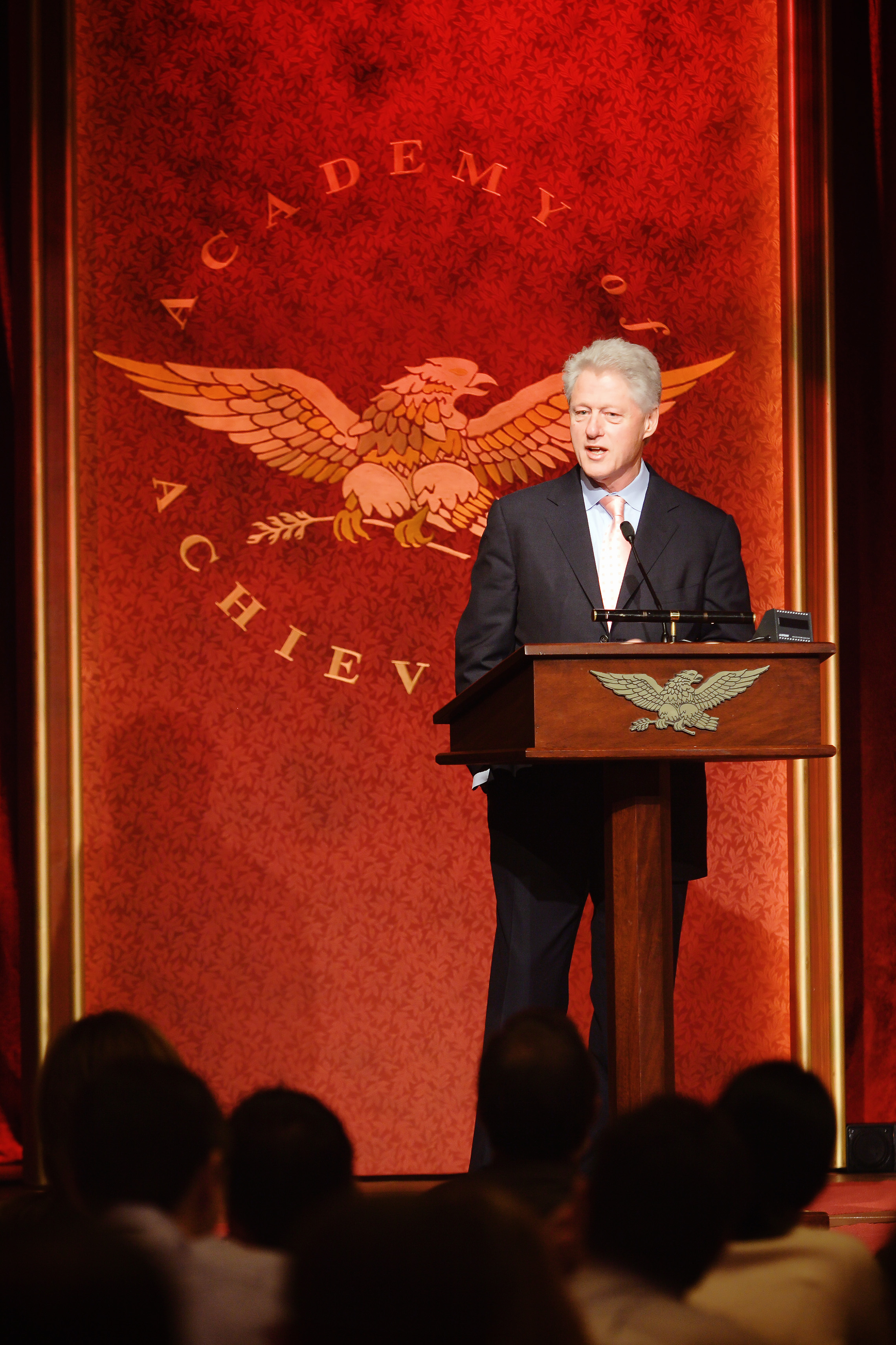 President Bill Clinton addresses his fellow Academy members and student delegates at the 2006 Summit.