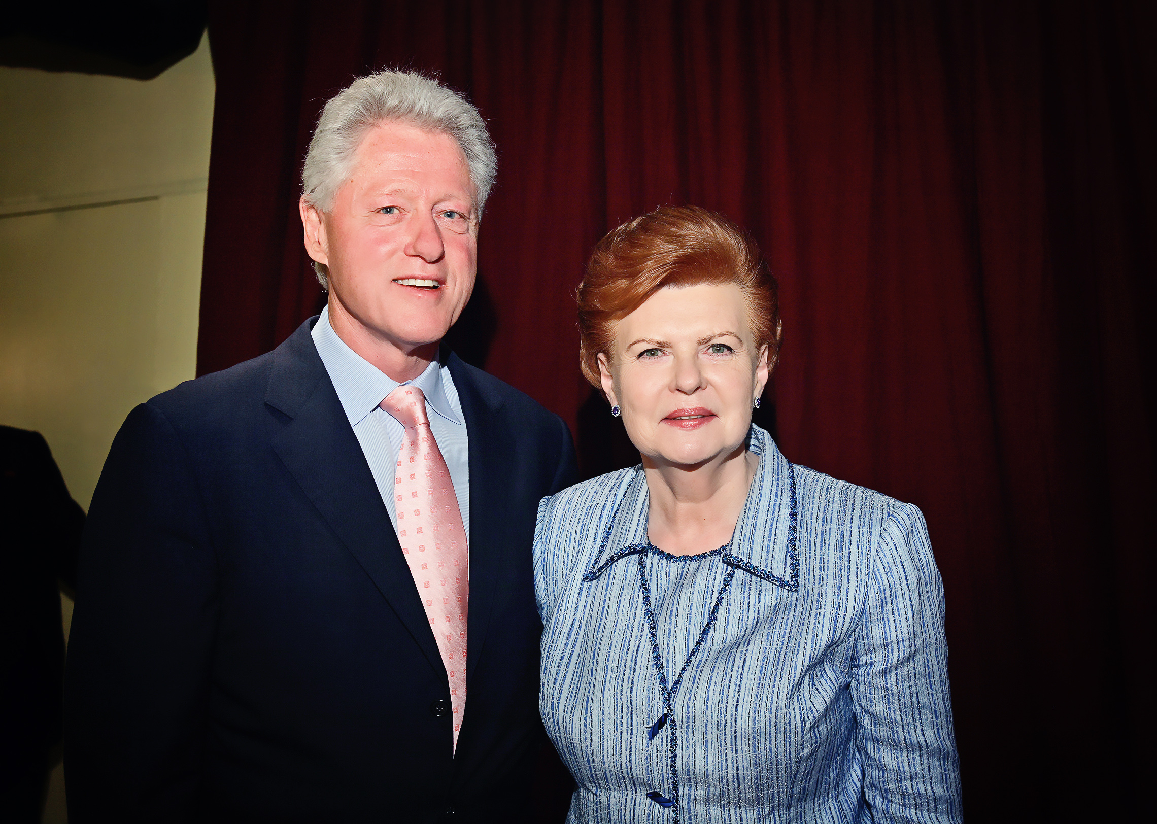 Members of the Golden Plate Awards Council: President Bill Clinton with Vaira Vike-Freiberga, President of Latvia.