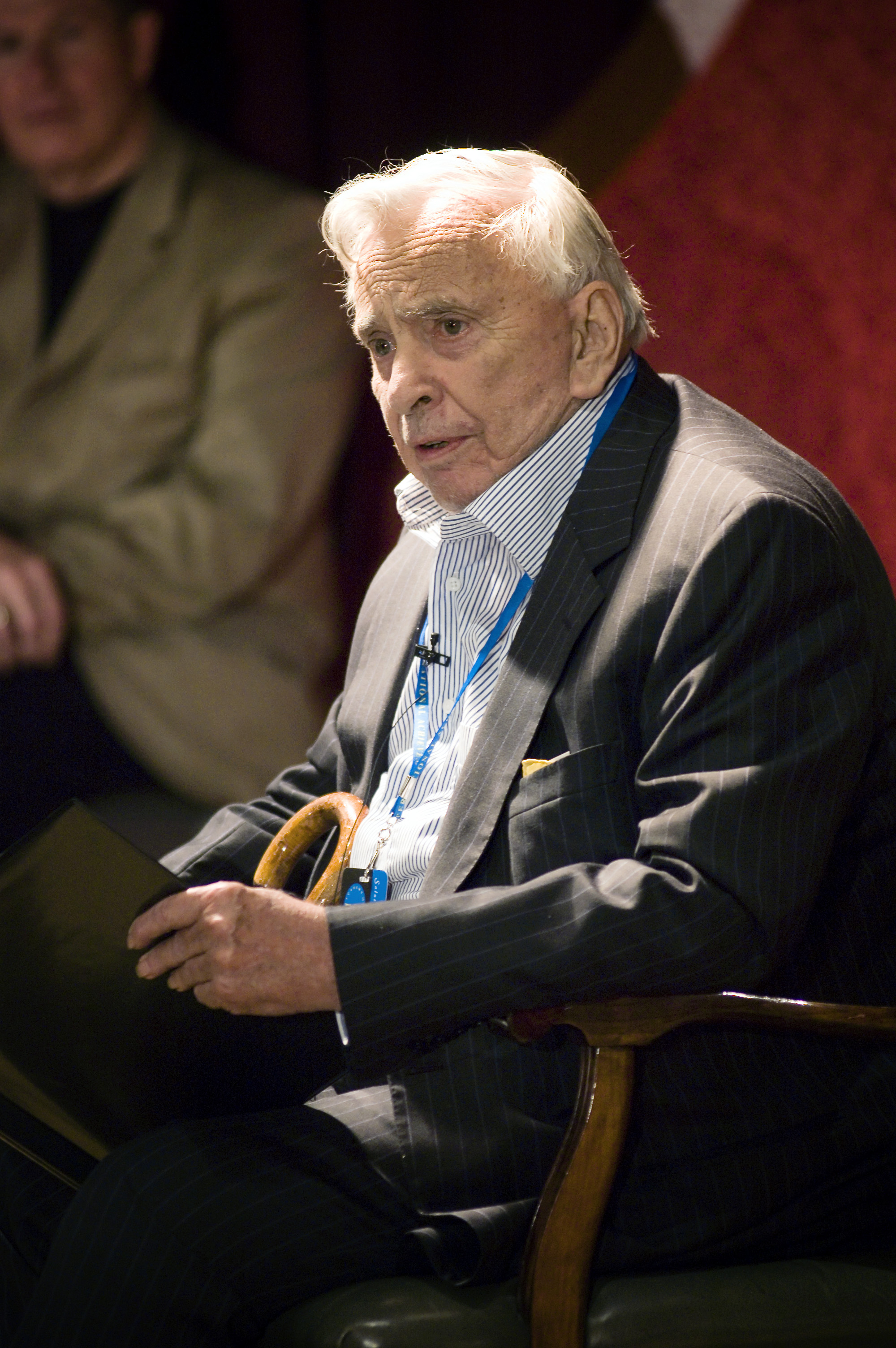 Legendary novelist and social critic Gore Vidal seated onstage at the 2006 International Achievement Summit.