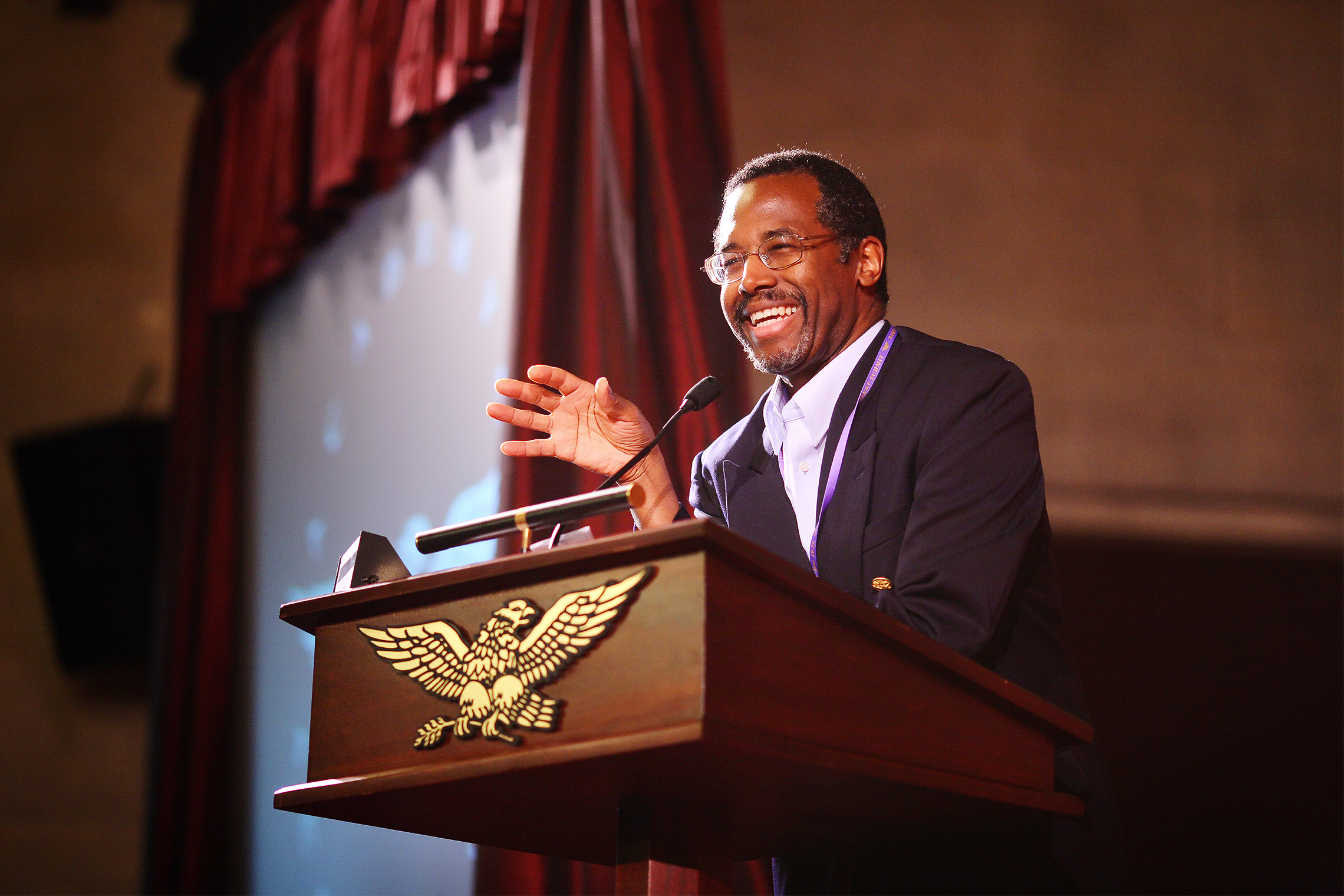 Dr. Benjamin Carson opens an afternoon symposium session at the U.S. Chamber of Commerce.(© Academy of Achievement)