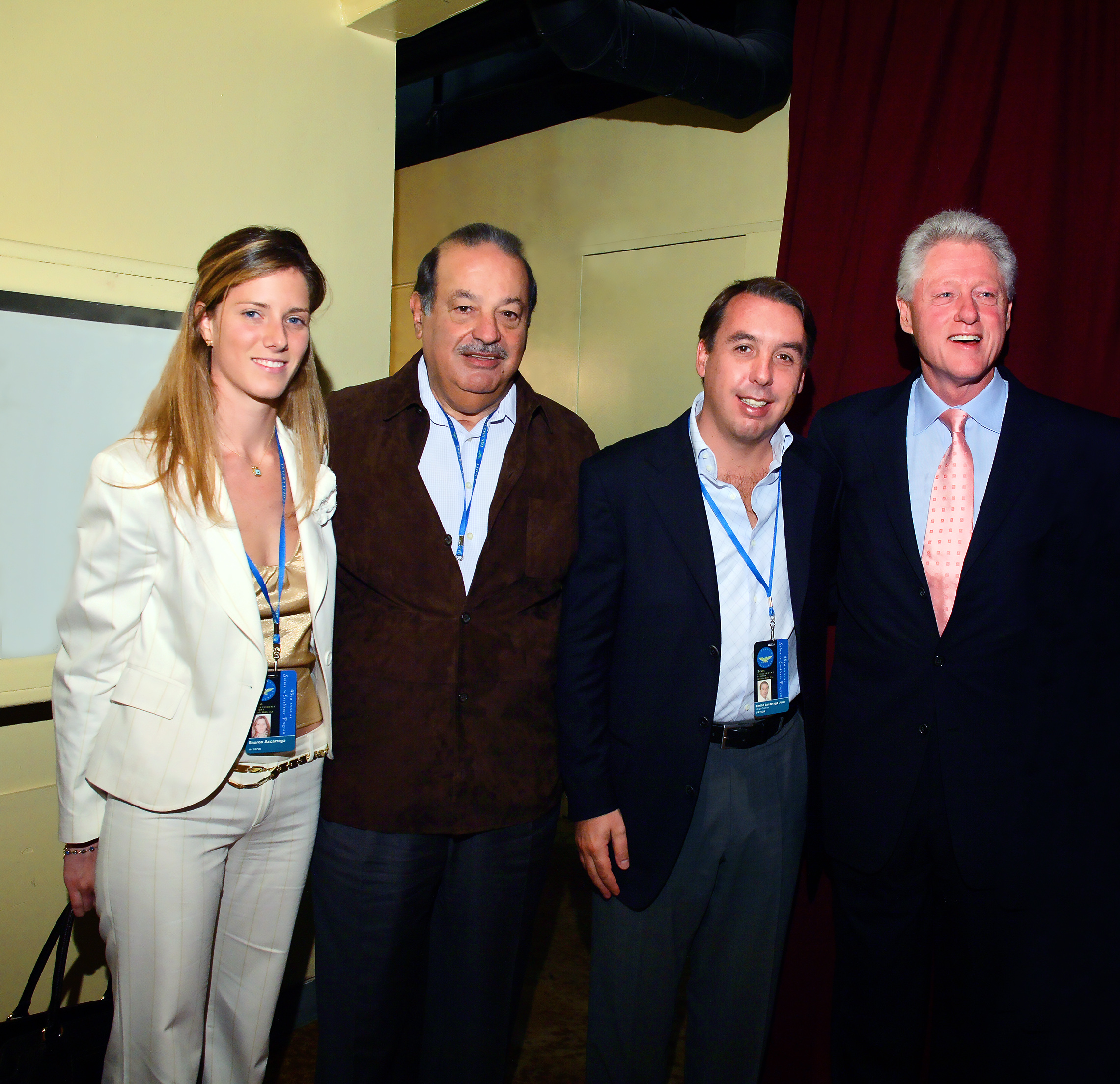 Telecommunications magnates Carlos Slim and Emilio Azcárraga with his wife Sharon, and President Bill Clinton.