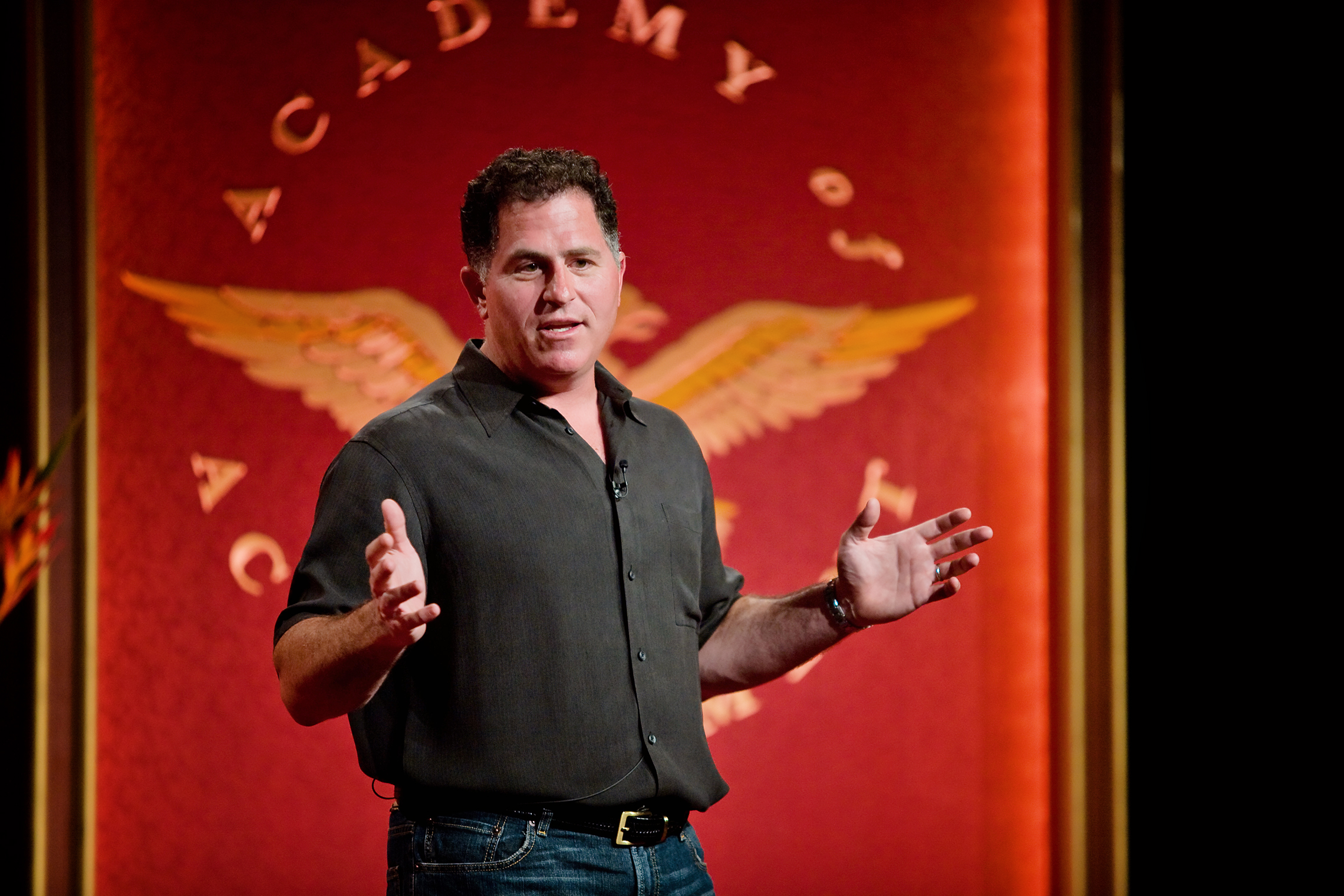 Michael Dell bespreekt zijn leven en carrière op de 2008 International Achievement Summit in Kailua-Kona, Hawaii. (© Academy of Achievement)