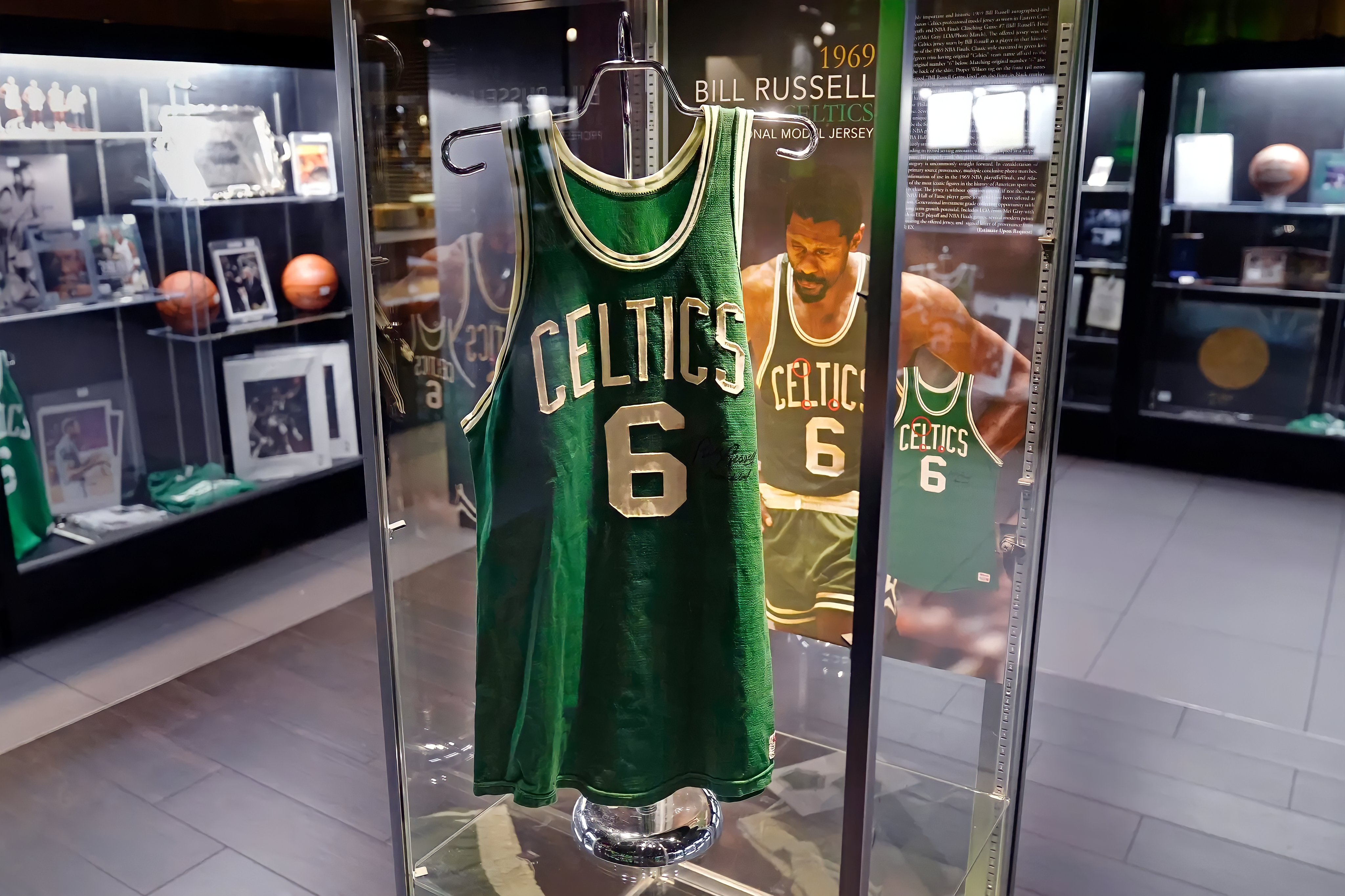 We still need to celebrate his name': Bill Russell honored by