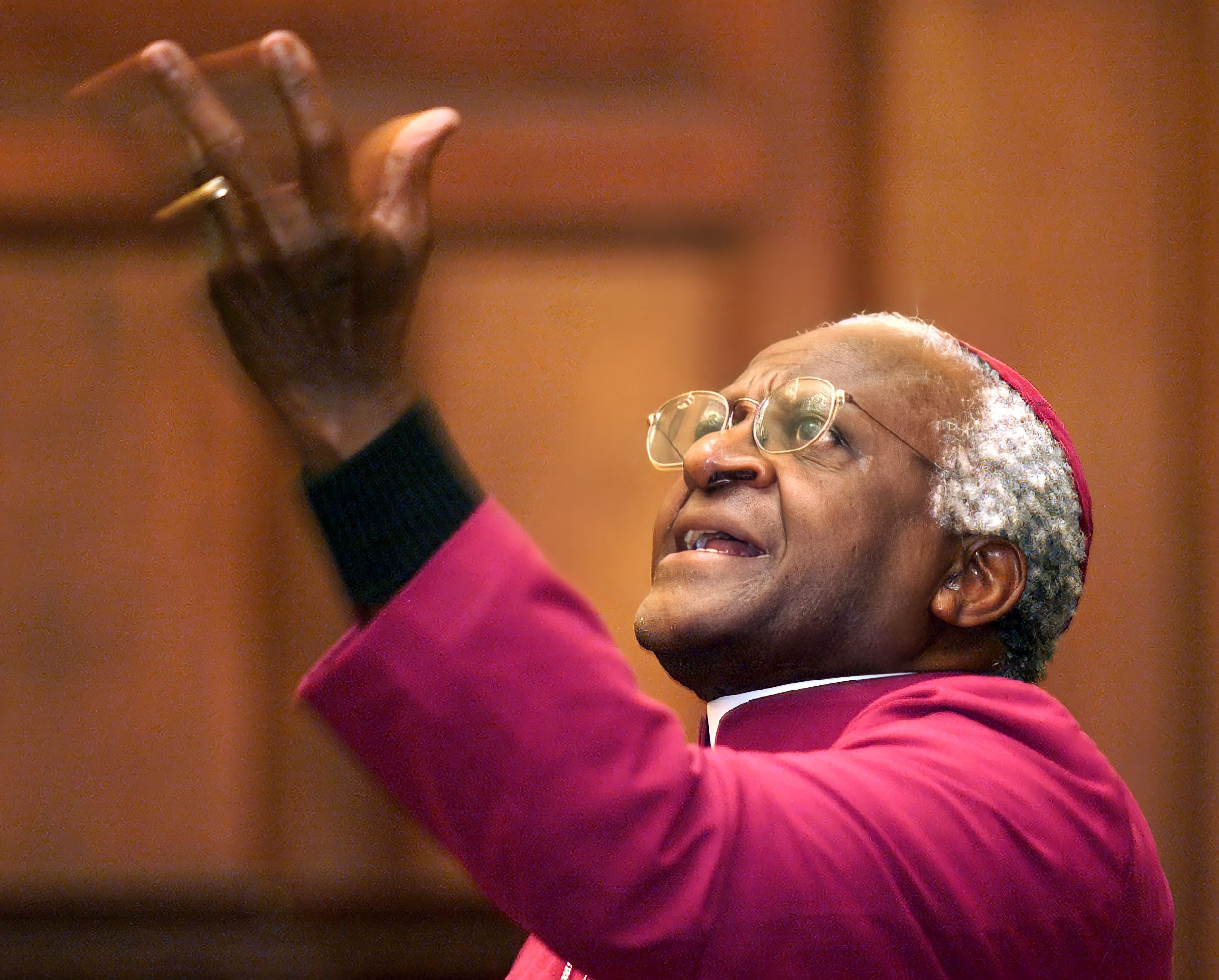 desmond tutu short biography