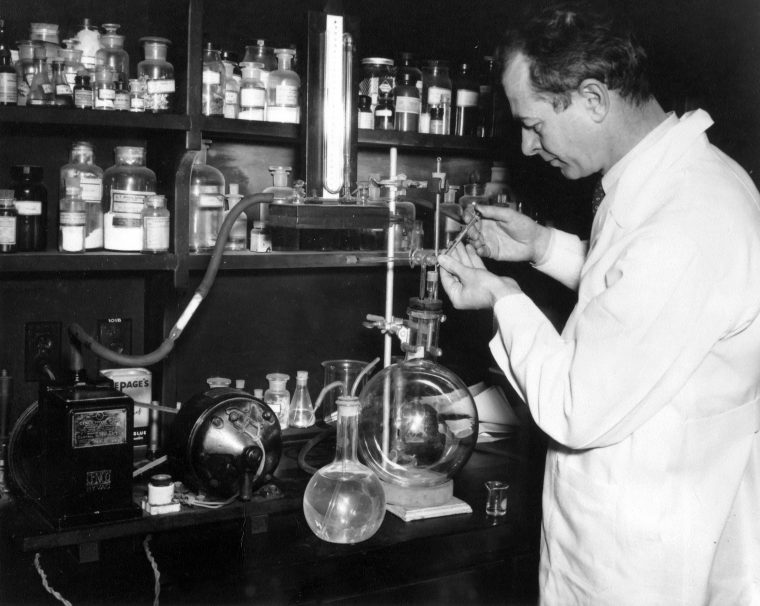 Linus C. Pauling, Ph.D. Academy of Achievement