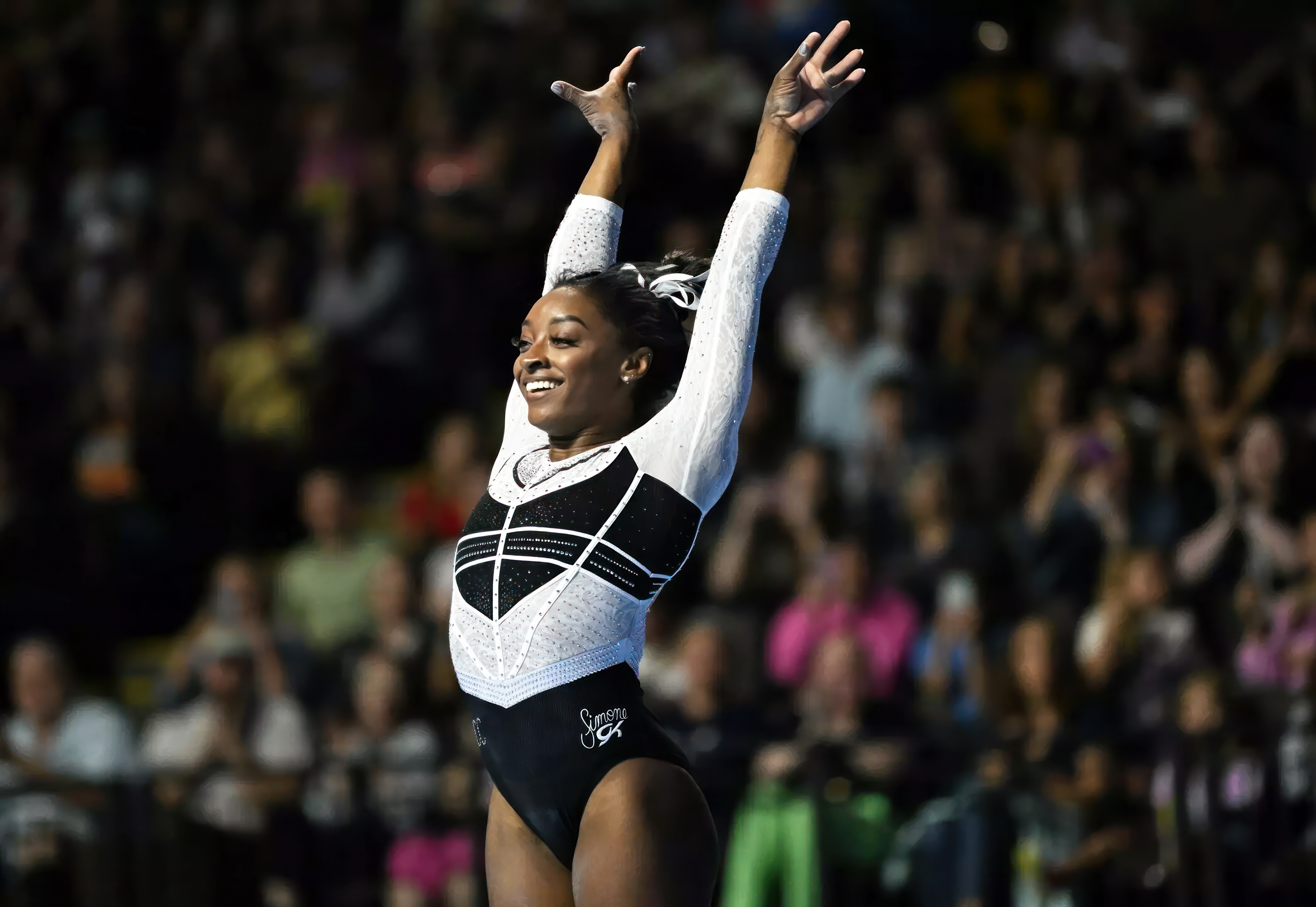 Simone Biles adds to her legend by winning sixth world